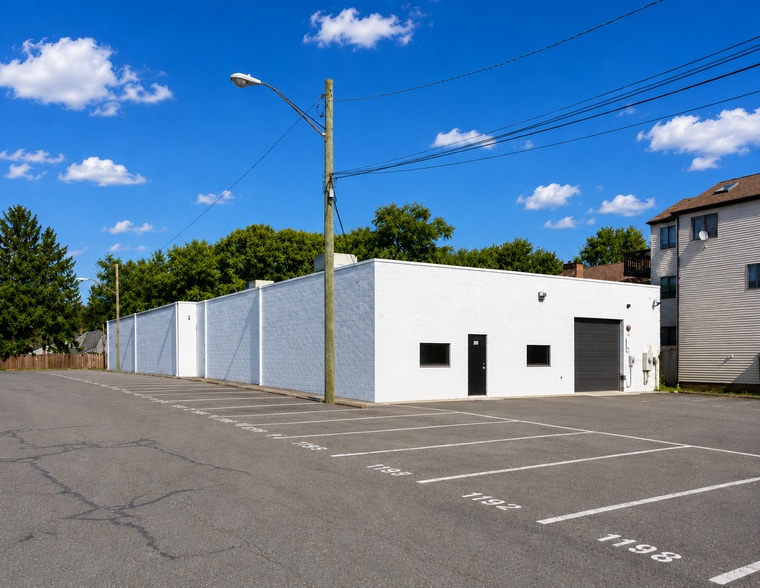 More Photos Of 20 Crescent St, Stamford Warehouse For Sale