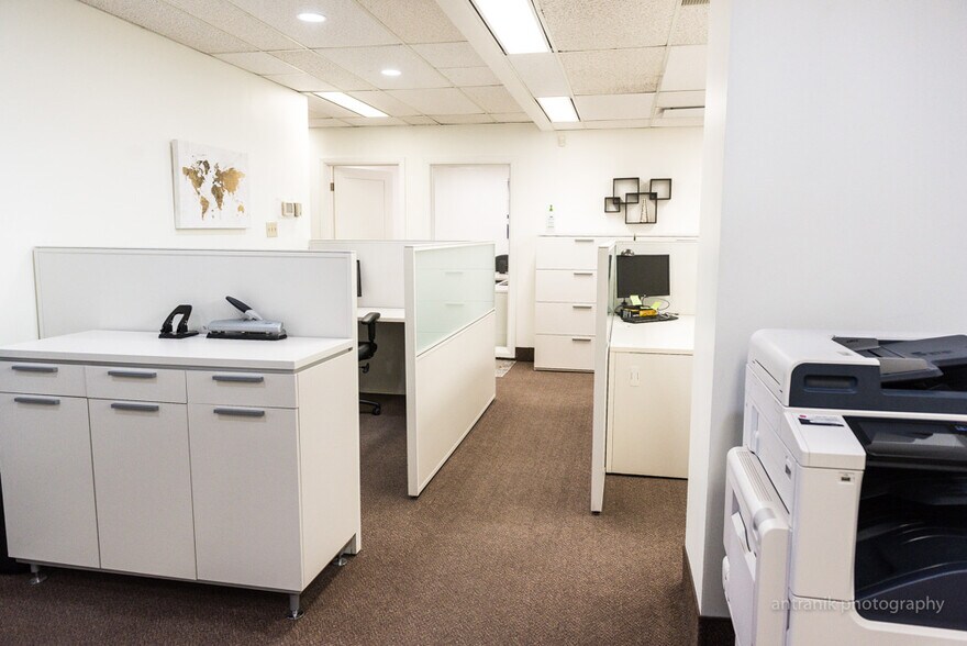 More Photos Of 455 Rue Notre-Dame E, Montréal Office Residential For Sale