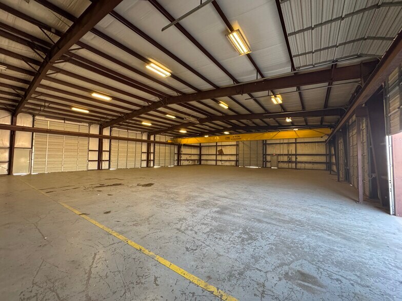 More Photos Of 2804 S County Road 1242, Midland Warehouse For Lease