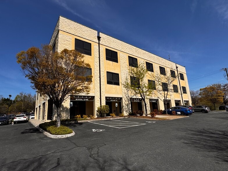 More Photos Of 684 Berkmar Cir, Charlottesville Office For Lease