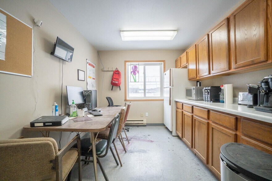 More Photos Of 305 Bach Ave, New York Mills Manufacturing For Sale