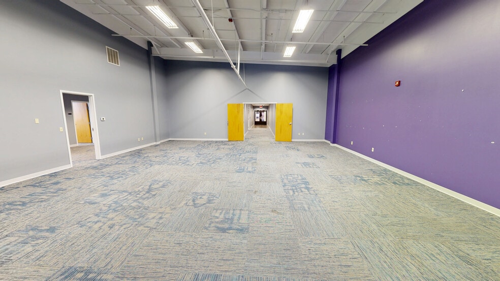 More Photos Of 5506 Walsh Ln, Rogers Office For Lease