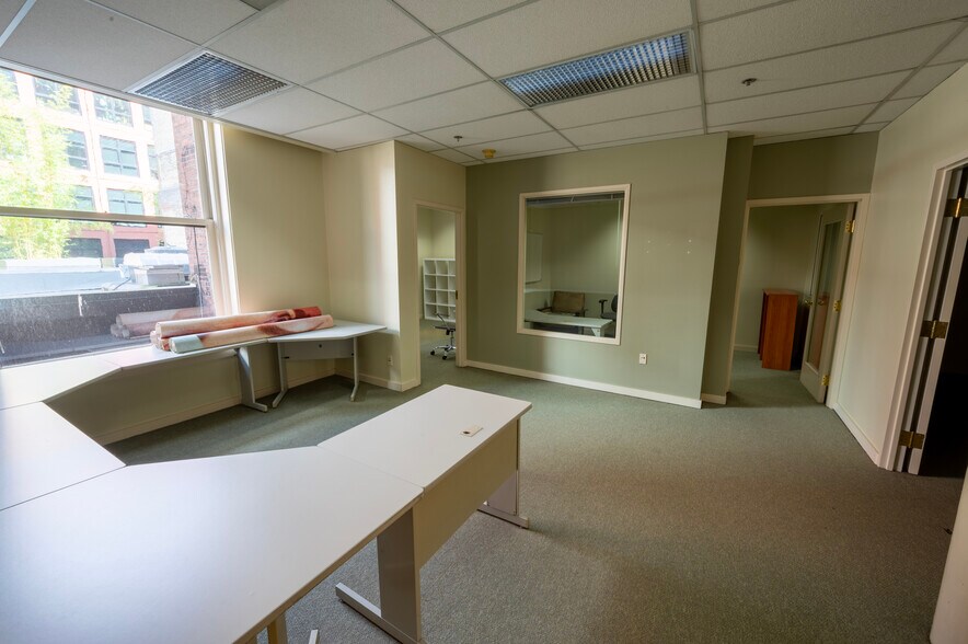 More Photos Of 221-277 SW Pine St, Portland Office For Sale