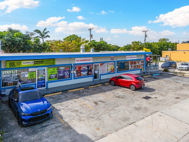 More Photos Of 6246-6252 Pembroke Rd, Miramar Storefront For Sale