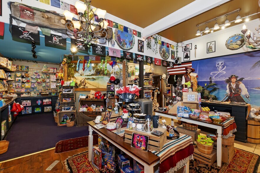 More Photos Of 40728 Village Dr, Big Bear Lake Storefront For Sale