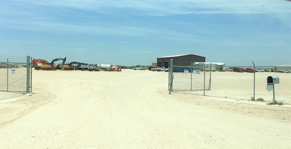 More Photos Of 435 Fm 1233, Monahans Flex For Sale