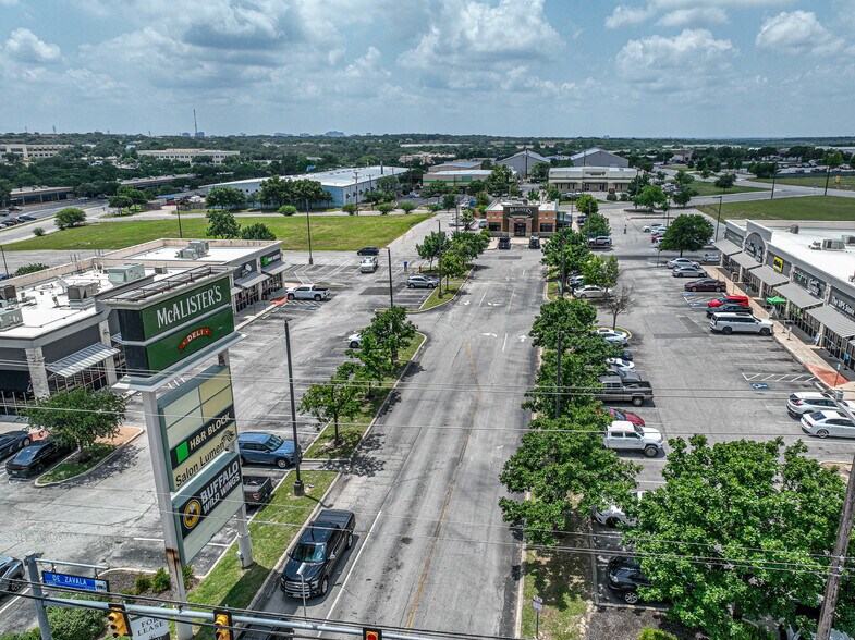 More Photos Of 5880 De Zavala Rd, San Antonio Fast Food For Sale