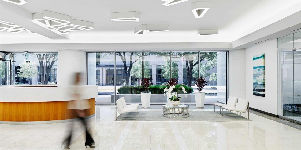 More Photos Of 5949 Sherry Ln, Dallas Office For Sale