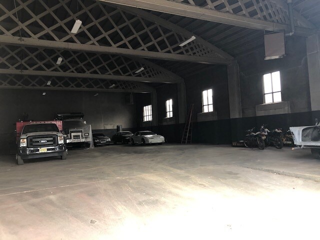 More Photos Of 2081 Richmond Ter, Staten Island Warehouse For Lease