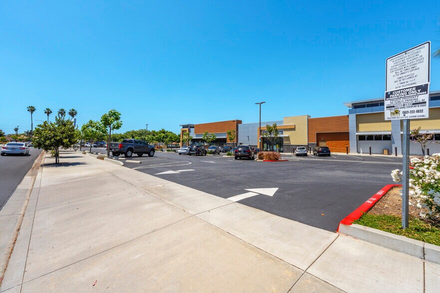 More Photos Of 4570-4580 Atlantic Ave, Long Beach Unknown For Lease