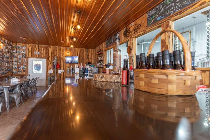 More Photos Of 43937 Highway 36, Monroe City General Retail For Sale