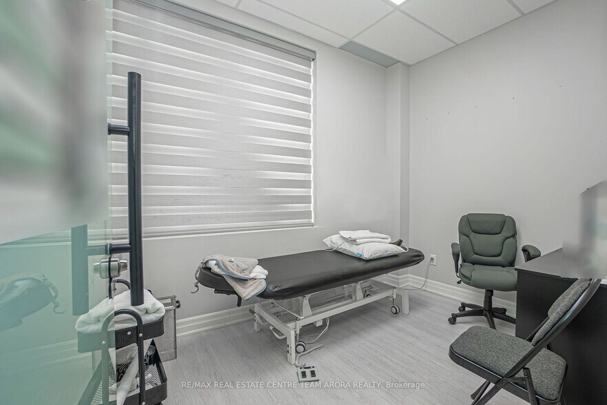 More Photos Of 268 Derry Rd W, Mississauga Office For Sale