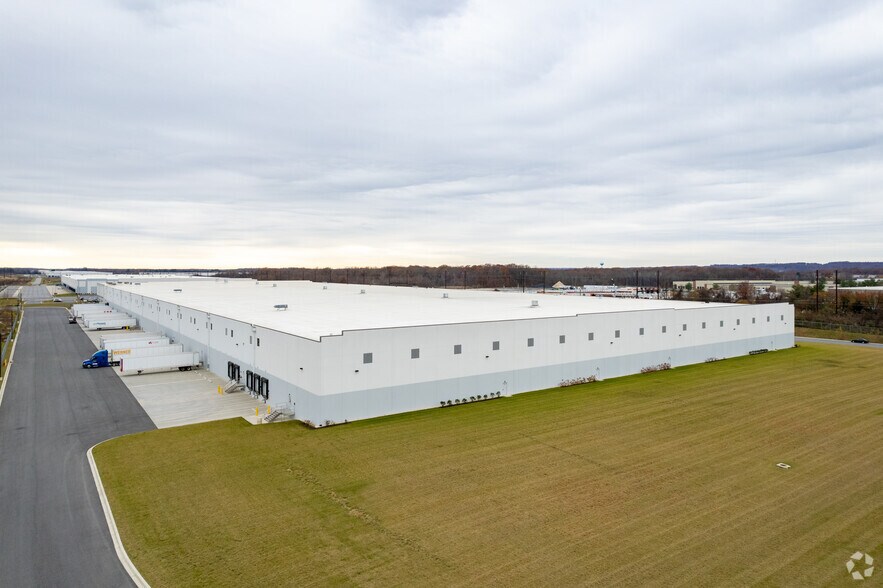 More Photos Of 1000 Woodley Rd, Aberdeen Warehouse For Lease