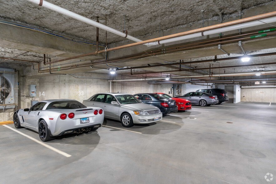 More Photos Of 2800 W Higgins Rd, Hoffman Estates Office For Lease