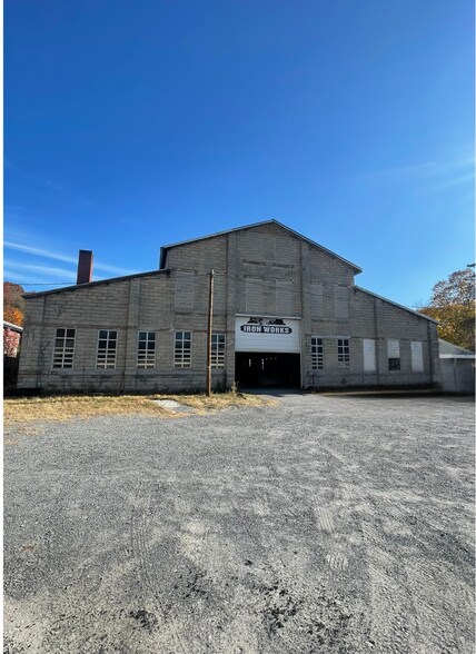 More Photos Of 431 E Broad St, Tamaqua Distribution For Sale