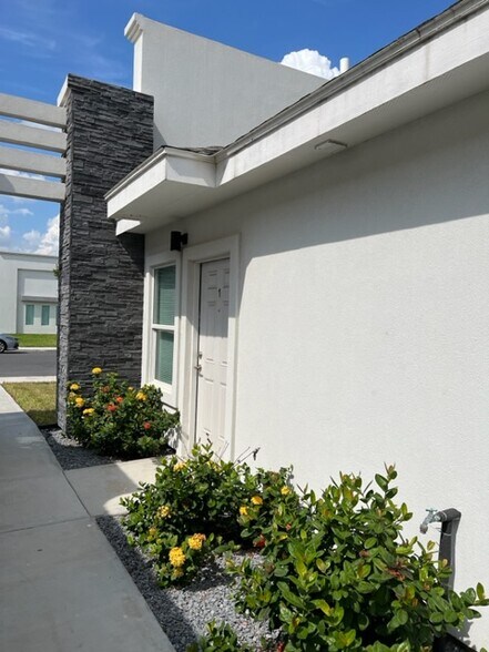 More Photos Of 3305 Frio Ave, McAllen Apartments For Sale