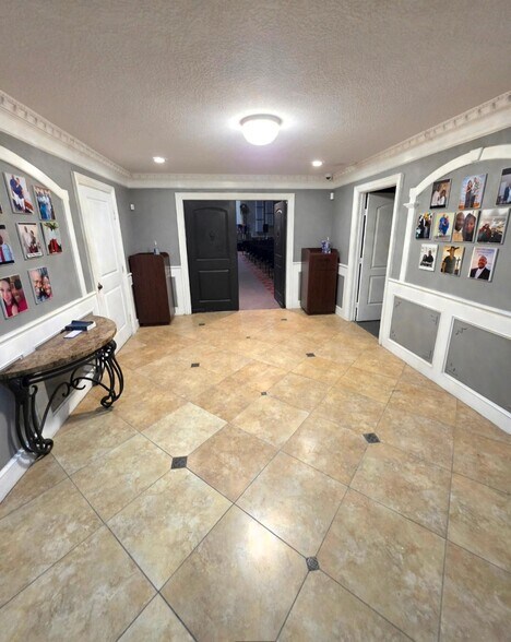 More Photos Of 1746 N Sam Houston Pky W, Houston Flex For Lease