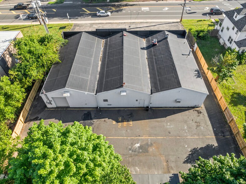 More Photos Of 195 Drum Point Rd, Brick Warehouse For Sale