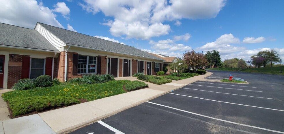 More Photos Of 400-440 Hospital Dr, Warrenton Medical For Sale