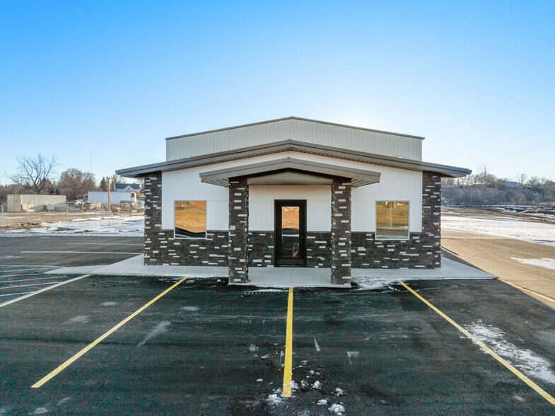 More Photos Of 3050 Highway 52 South, Minot Flex For Lease