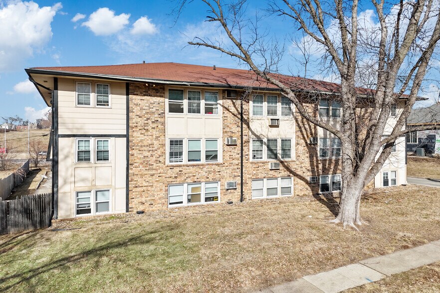 More Photos Of 816-820 Lyon St, Des Moines Apartments For Sale