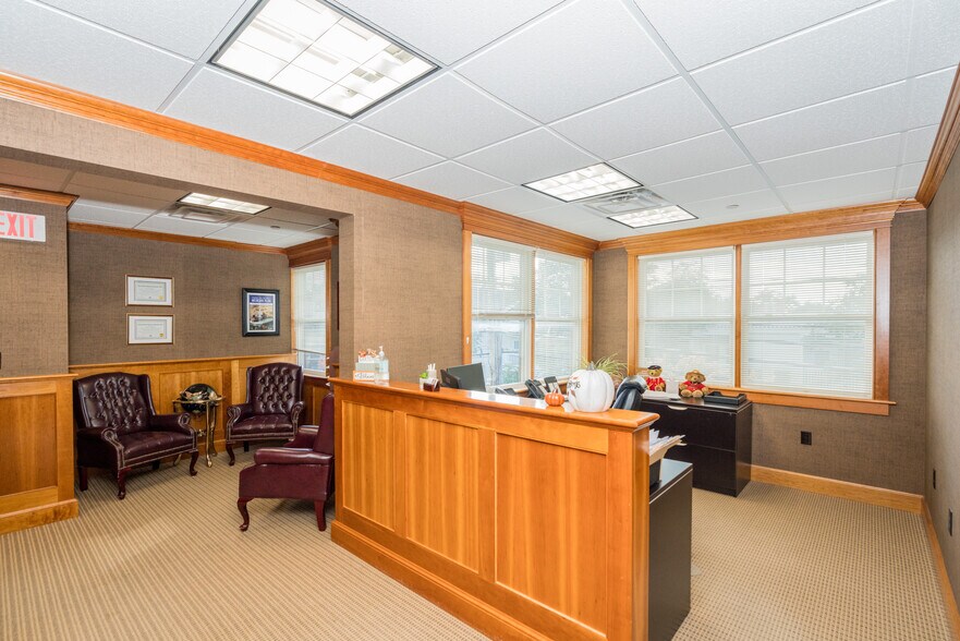 More Photos Of 120 West Ave, Saratoga Springs Office For Sale