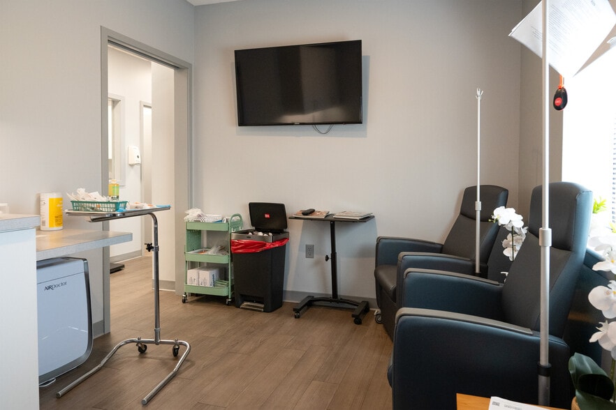 More Photos Of 571 Main St, Weymouth Medical For Lease