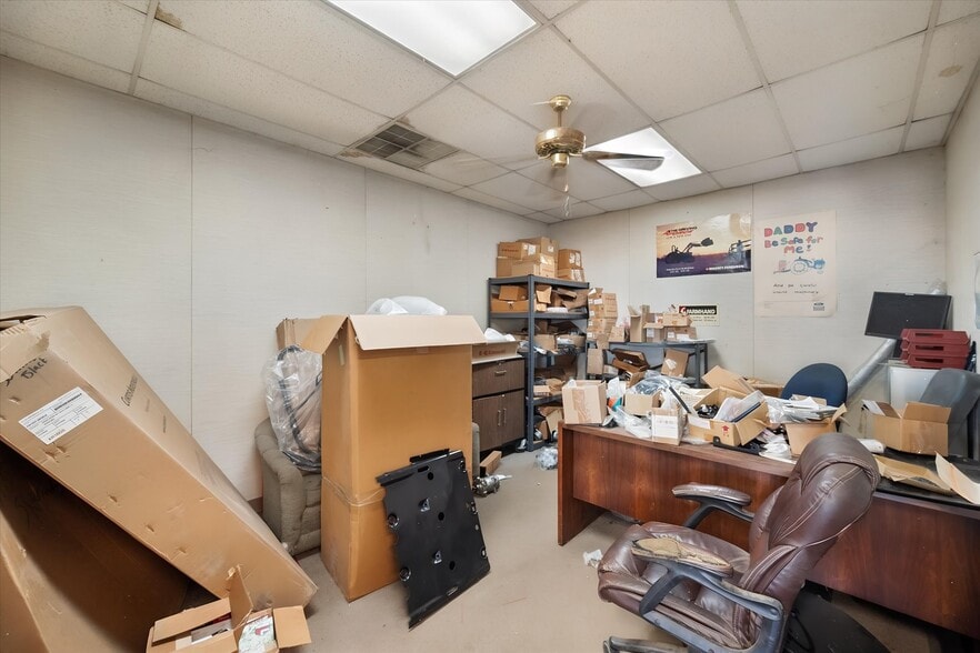 More Photos Of 3151 Int 45 E hwy, Corsicana Warehouse For Sale