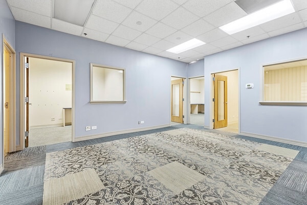 More Photos Of 501-565 N Wolf Rd, Wheeling Warehouse For Sale