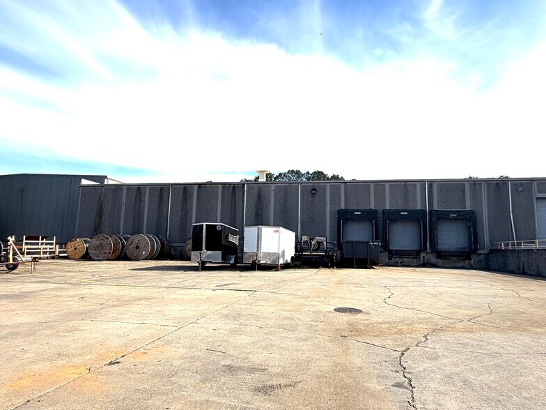 More Photos Of 507 Walker St, Opelika Industrial For Lease