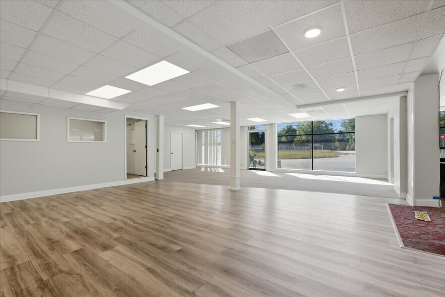 More Photos Of 778 Westover Dr, Danville Flex For Sale