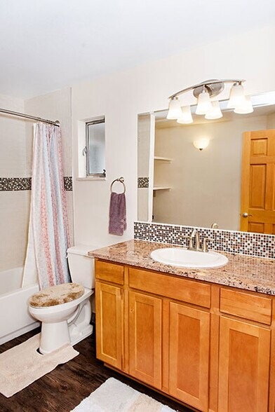 More Photos Of 56 El Paso Blvd, Manitou Springs Hotel For Sale