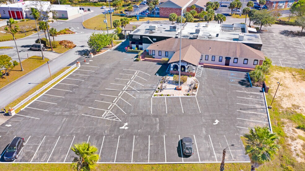 More Photos Of 300 N Cocoa Blvd, Cocoa Restaurant For Lease