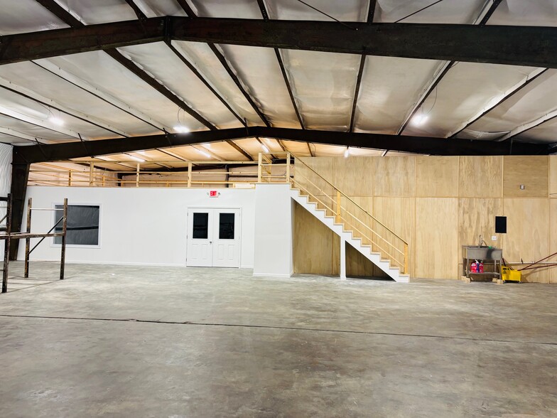 More Photos Of 310 W Castle St, Murfreesboro Service For Sale