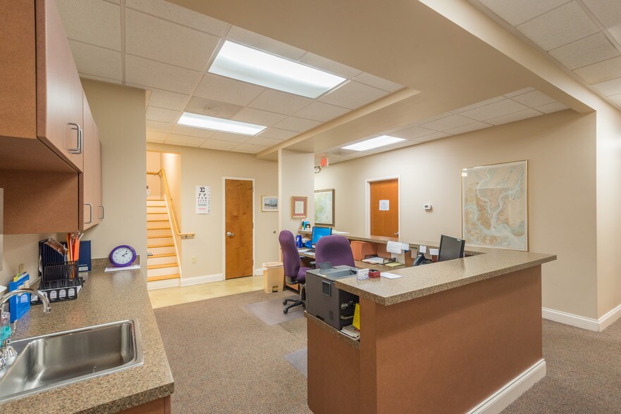 More Photos Of 897 Von Kolnitz Rd, Mount Pleasant Medical For Lease