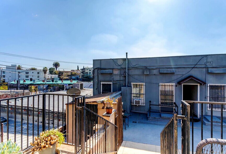 More Photos Of 2113 W Sunset Blvd, Los Angeles Storefront Retail Office For Lease