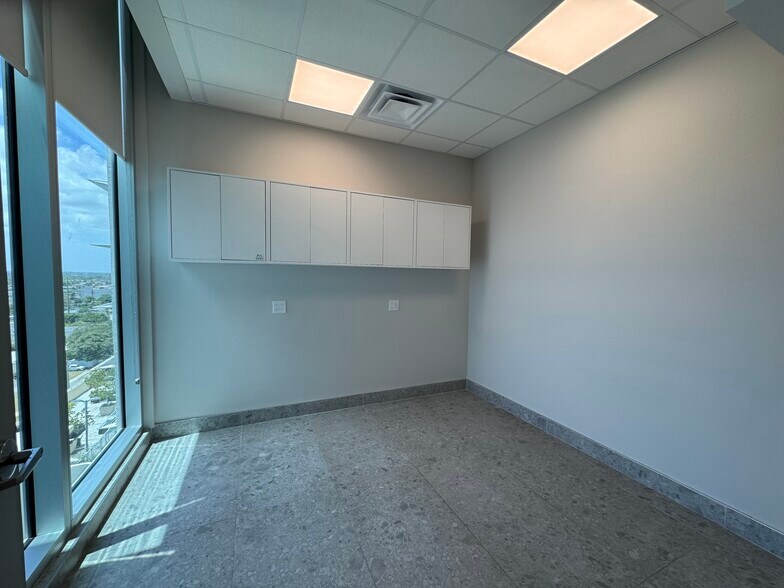 More Photos Of 2820 NE 214th St, Aventura Loft Creative Space For Sale