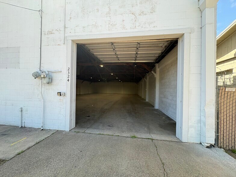 More Photos Of 2324 Railroad Ave, Redding Warehouse For Lease
