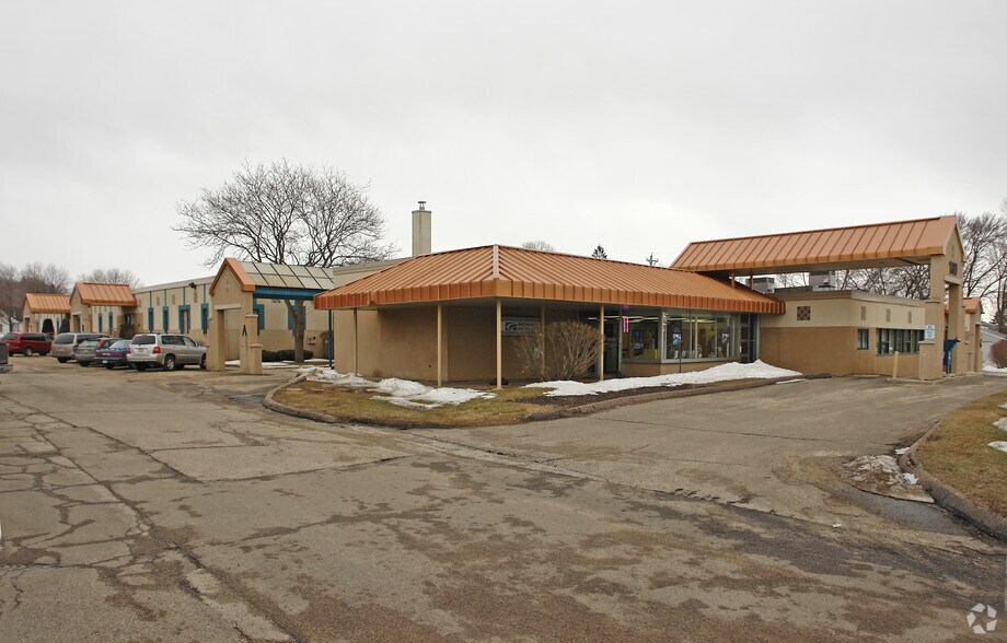 More Photos Of 1700 N Broadway Ave N, Rochester Office For Lease