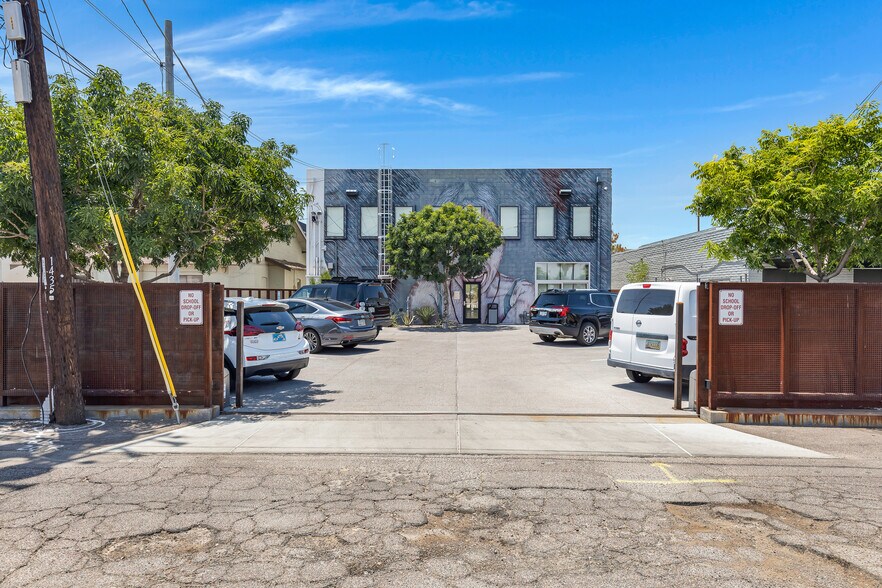 More Photos Of 1437 N 1st St, Phoenix Office For Sale