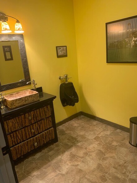 More Photos Of 4271 Calhoun Memorial Hwy, Easley Showroom For Sale
