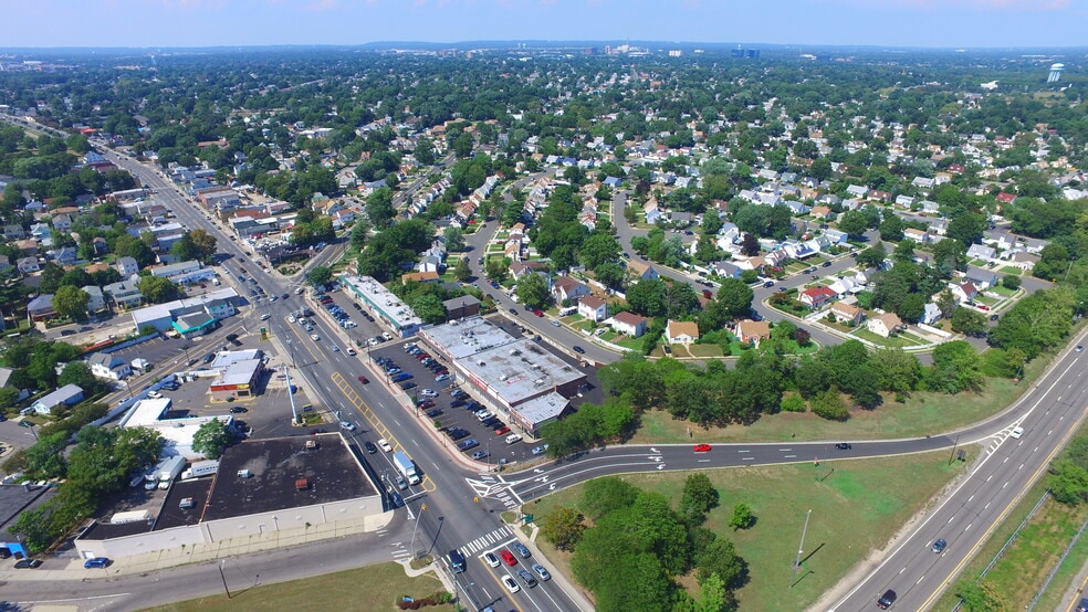 More Photos Of 957-979 Nassau Rd, Uniondale General Retail For Lease
