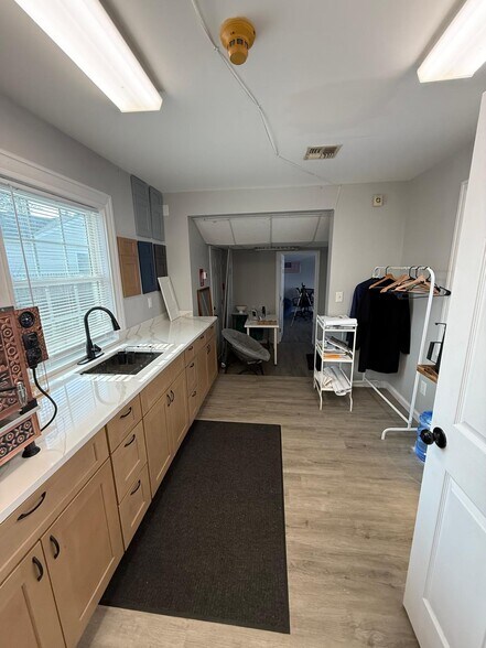 More Photos Of 218 Ronkonkoma Ave, Ronkonkoma Office For Sale