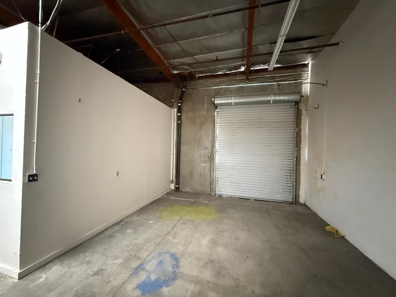 More Photos Of 12987-12999 Arroyo St, San Fernando Warehouse For Lease