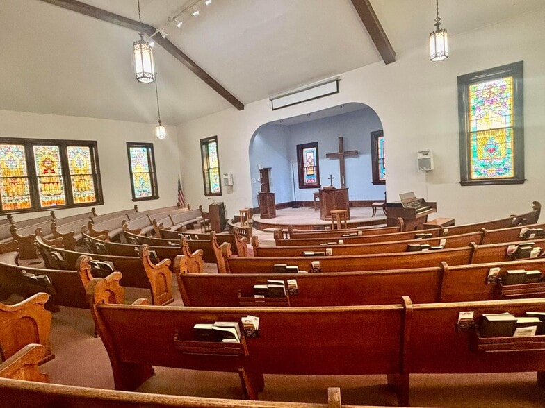 More Photos Of 13 E High St, Jeffersonville Religious Facility For Sale