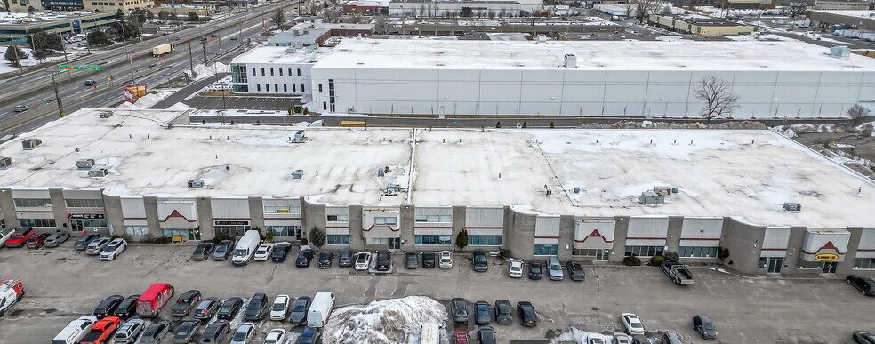 More Photos Of 7524-7550 Ch De La Côte-de-Liesse, Montréal Distribution For Sale