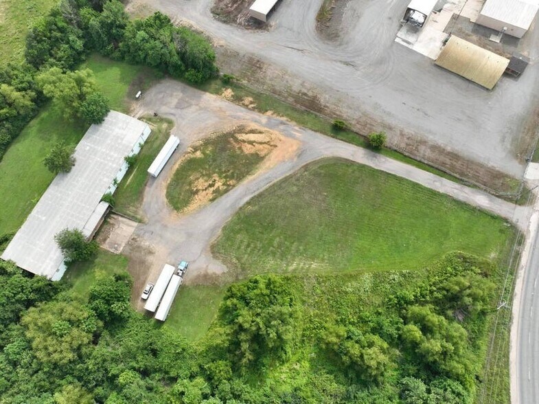 More Photos Of 40 Bradley Cove rd, Russellville Flex For Sale