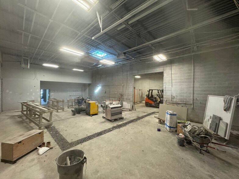 More Photos Of 2903 Southampton Rd, Philadelphia Light Distribution For Lease