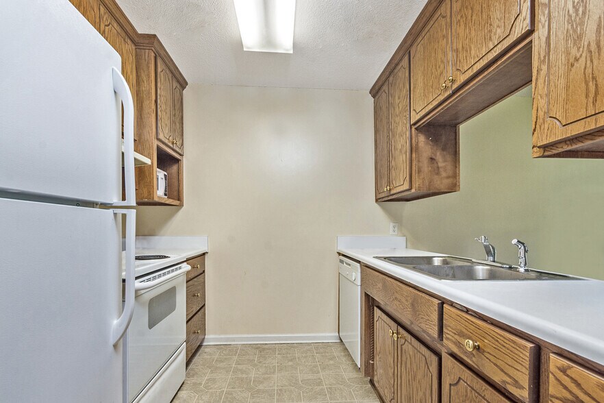 More Photos Of 1533 Woodard St, Valdosta Apartments For Sale