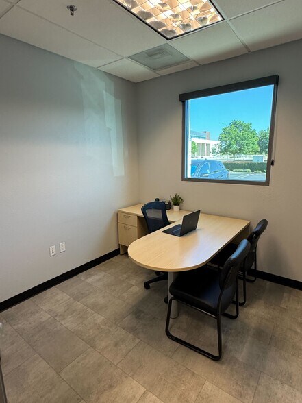 More Photos Of 2491 Alluvial Ave, Clovis Self Storage For Lease